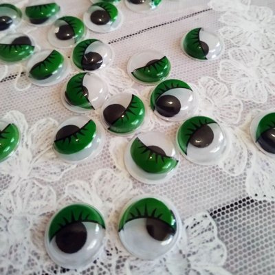 Глазки зеленые для игрушек подвижные с ресничками 1,5см, 2шт (пара) 23122 фото