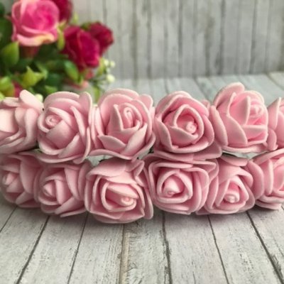 Роза 2-2,5см, персиковая, 12 цветочков в пучке 27616 фото